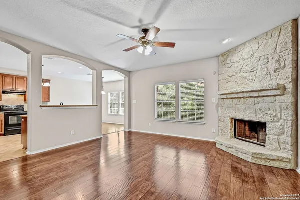 $2,400 | 9211 Rainbow Creek, San Antonio, TX 78245