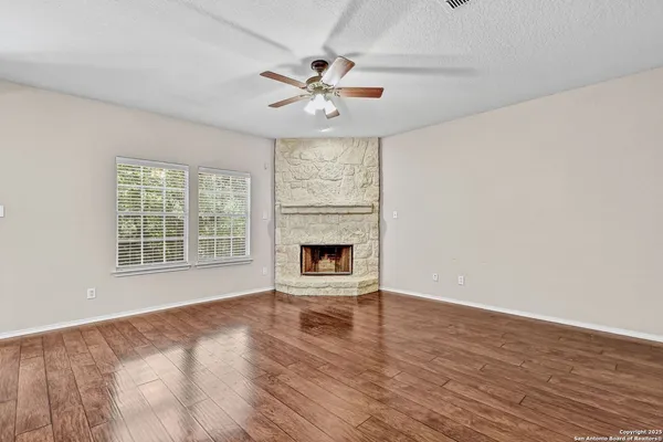 $2,400 | 9211 Rainbow Creek, San Antonio, TX 78245