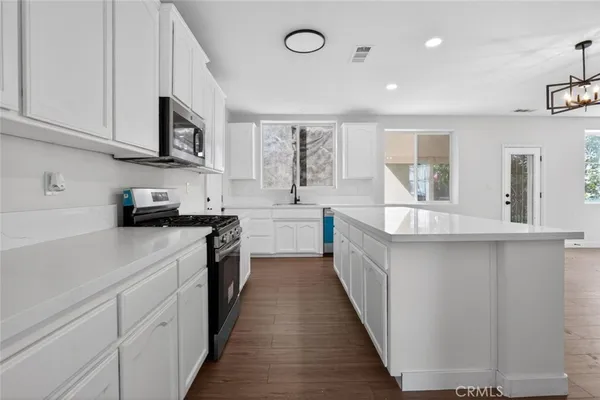 $3,200 | 423 Rian Noelle Court, Bakersfield, CA 93308