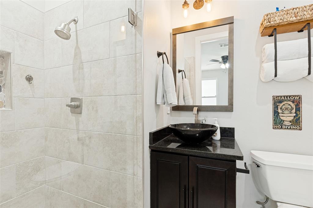 4060 Spring Valley Road, Unit 101 Farmers Branch, TX 75244 - Photo 13 of 27 Gallery Image 13