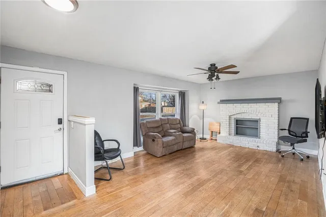 $347,900 | 200 Southeast Wingate Street, Lee's Summit, MO 64063