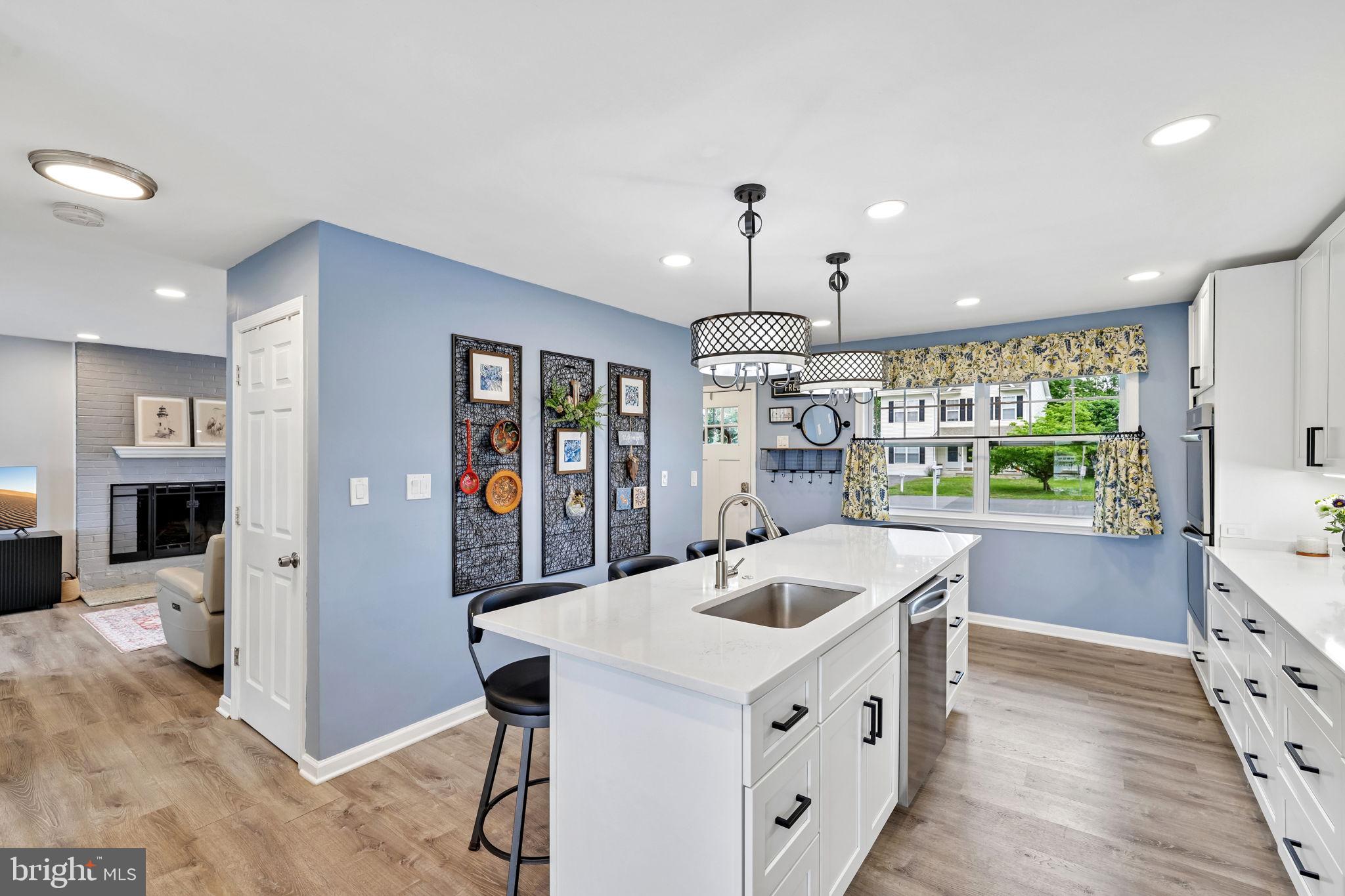 222 Bar Harbor Road Pasadena, MD 21122 - Photo 10 of 44 New Pendant lights & New Appliances