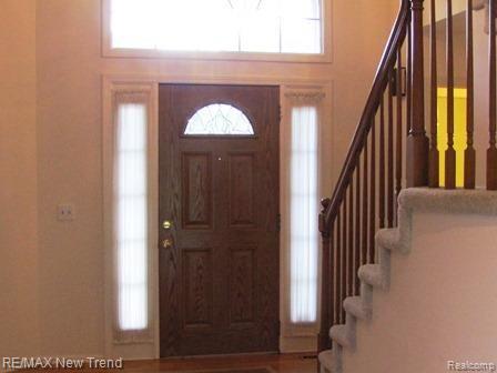 39632 Squire Road Novi, MI 48375 - Photo 4 of 19 Squire Rd - Two Story Foyer.jpg