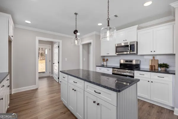 $299,999 | 18 Rivers Edge Lane, Franklin, GA 30217