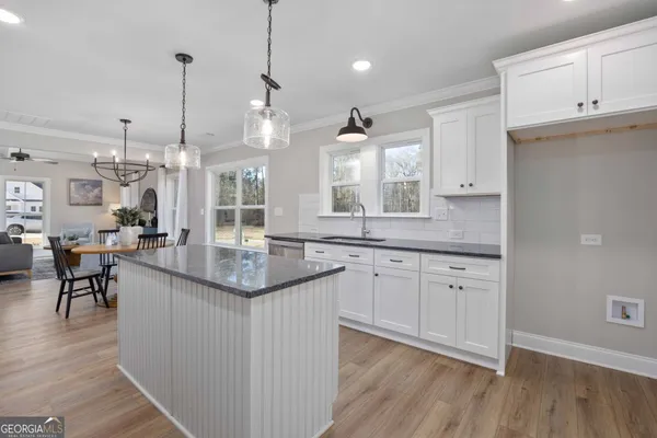 $299,999 | 18 Rivers Edge Lane, Franklin, GA 30217