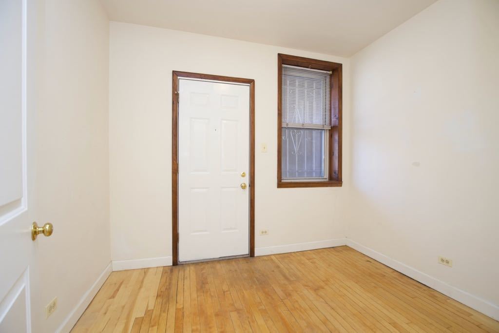 6713 North Sheridan Road, Unit 1N Chicago, IL 60626 - Photo 14 of 20 a view of an empty room