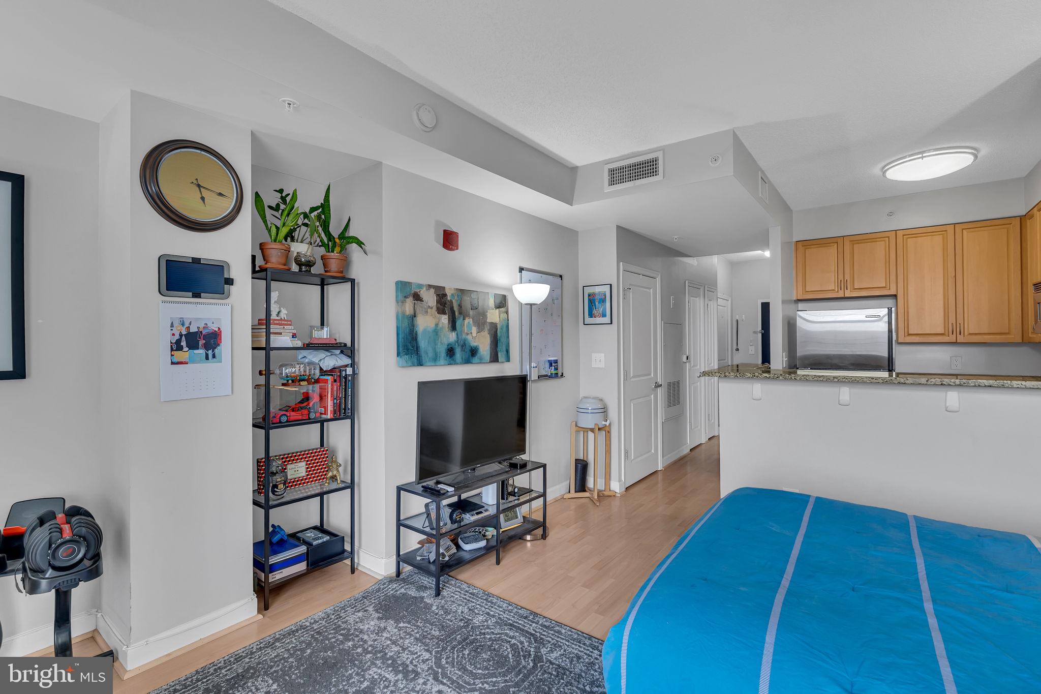 1111 25th Street Northwest, Unit 818 Washington, DC 20037 - Photo 2 of 22