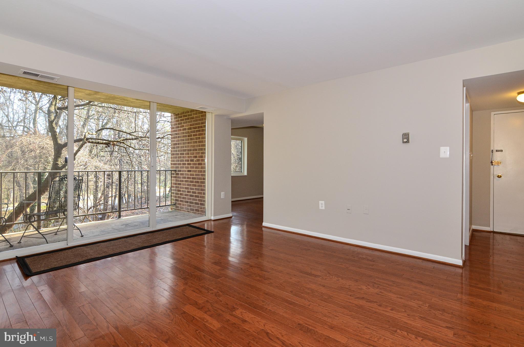 1427 Northgate Square, Unit 11B Reston, VA 20190 - Photo 2 of 41 Spacious Living Room