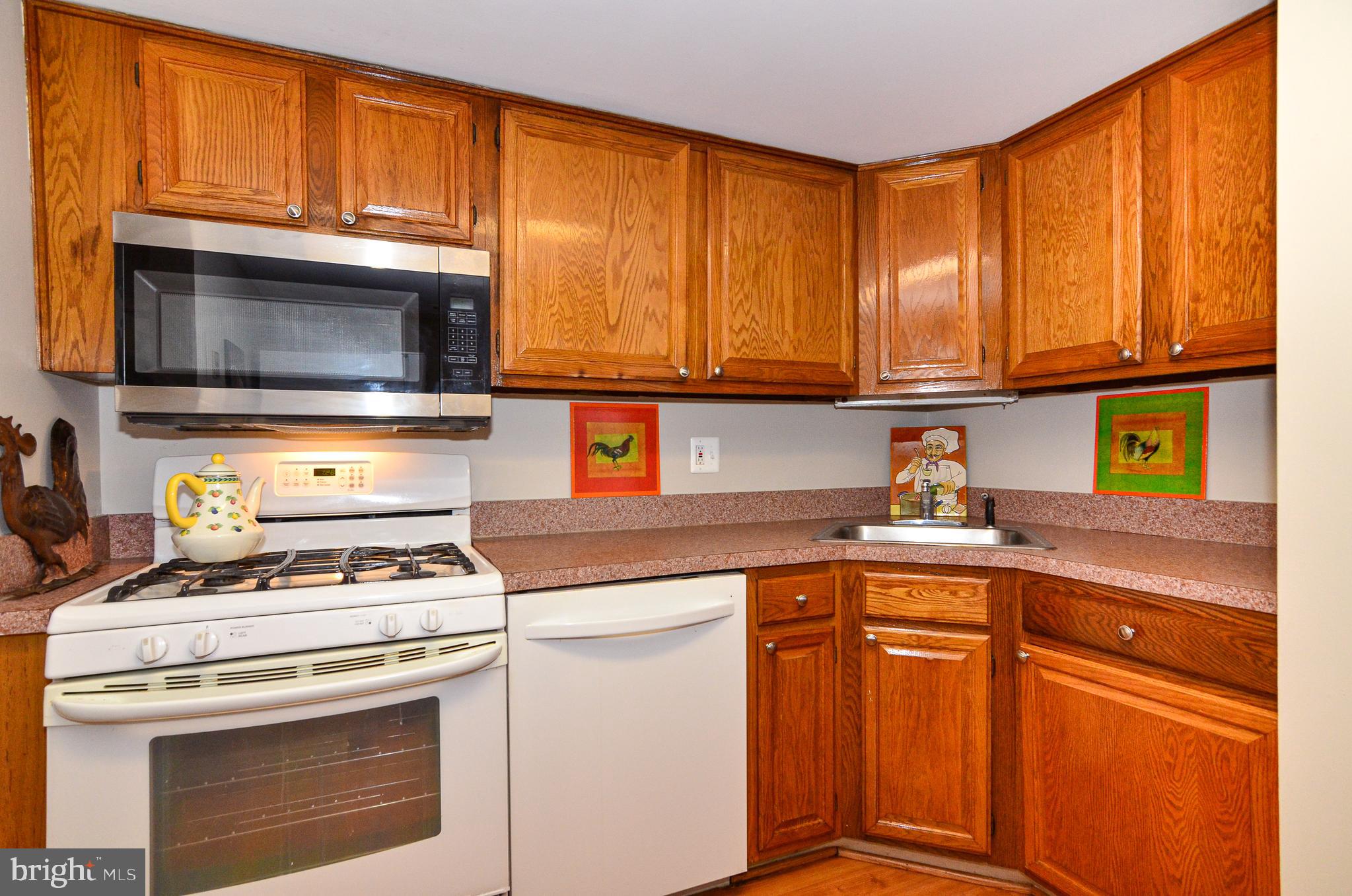 1427 Northgate Square, Unit 11B Reston, VA 20190 - Photo 12 of 41 Kitchen