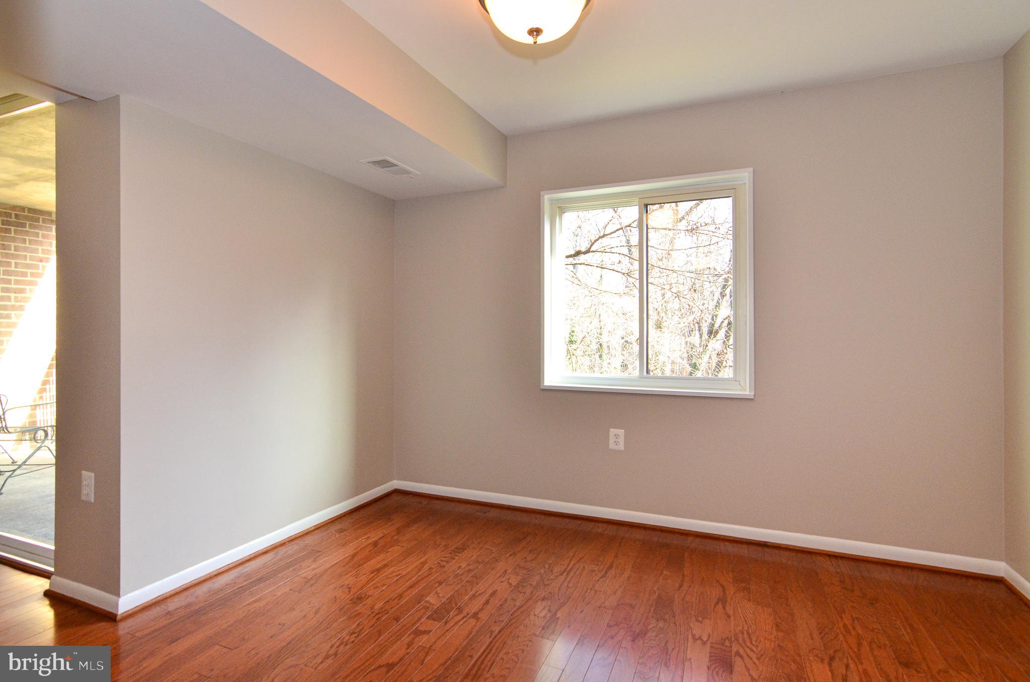 1427 Northgate Square, Unit 11B Reston, VA 20190 - Photo 15 of 41 Dining Room