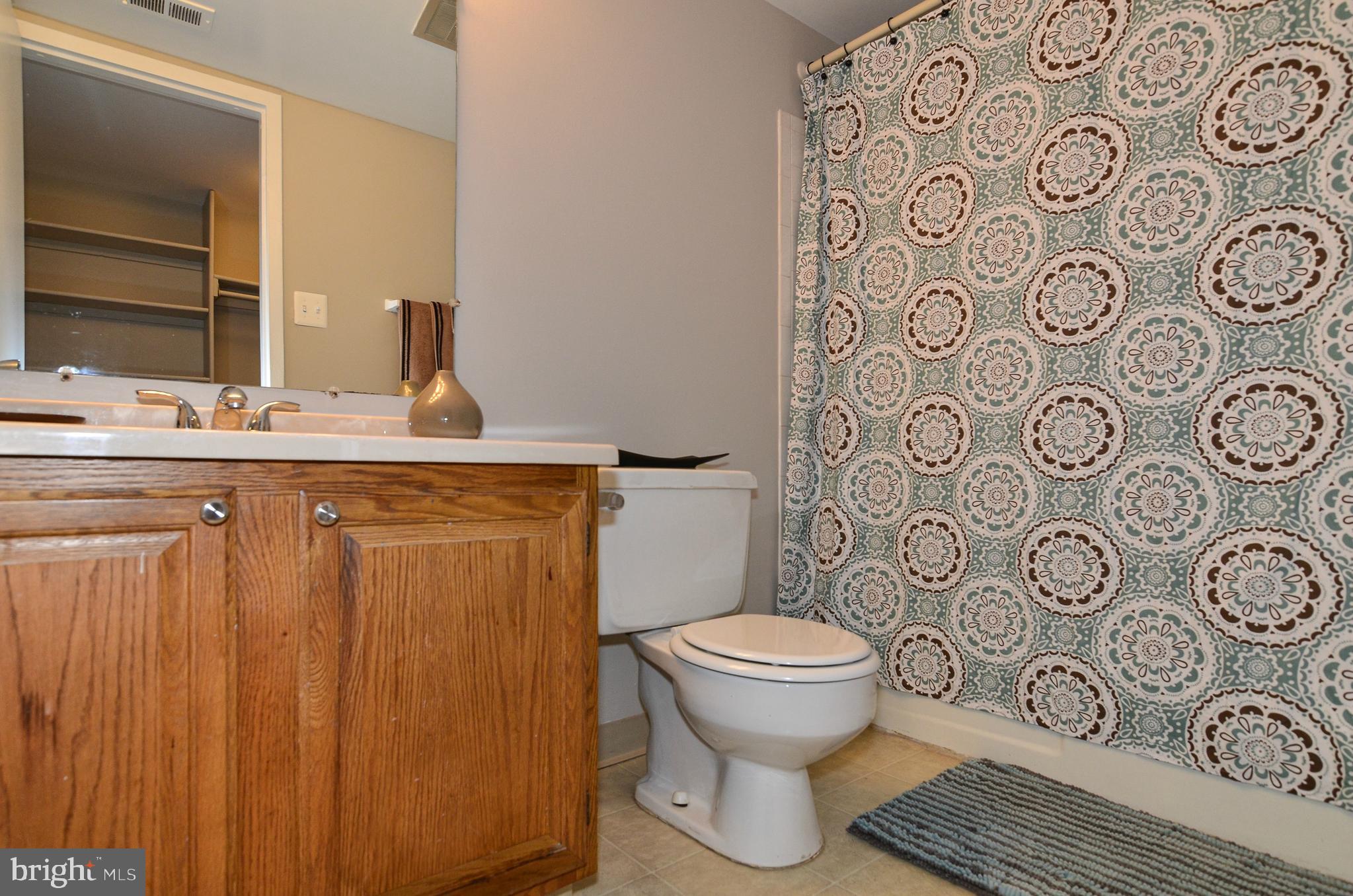 1427 Northgate Square, Unit 11B Reston, VA 20190 - Photo 19 of 41 Master Bathroom - Full Bath