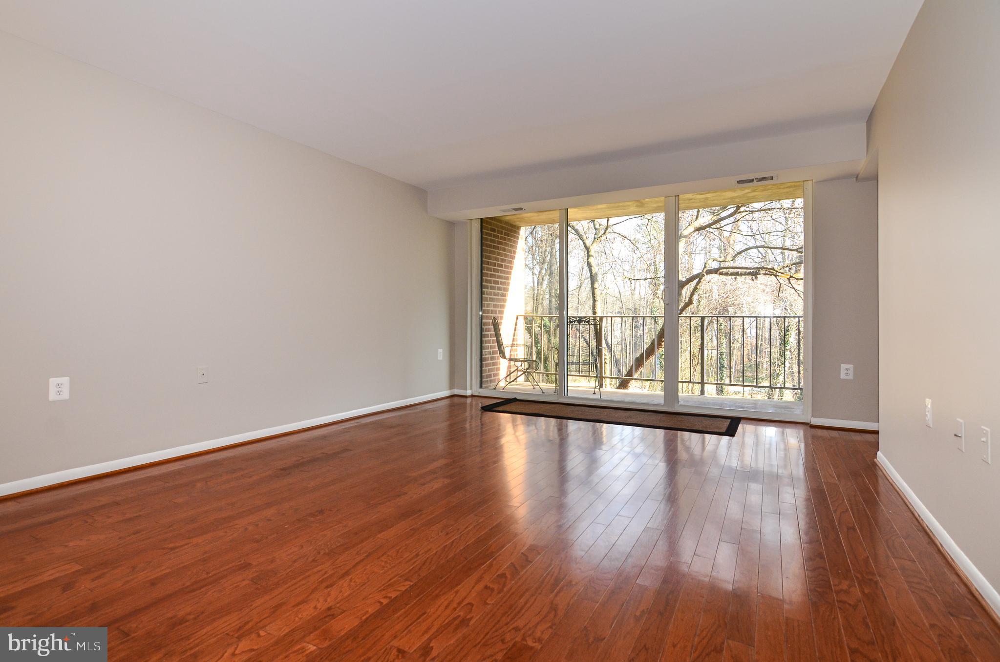 1427 Northgate Square, Unit 11B Reston, VA 20190 - Photo 8 of 41 Spacious Living Room
