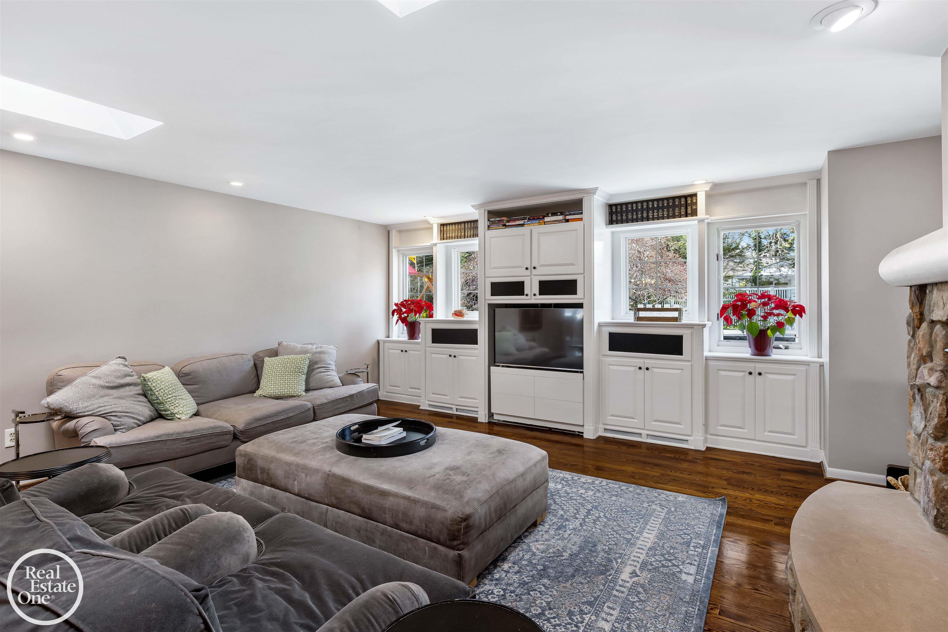 535 Ballantyne Road Grosse Pointe Shores, MI 48236 - Photo 16 of 89