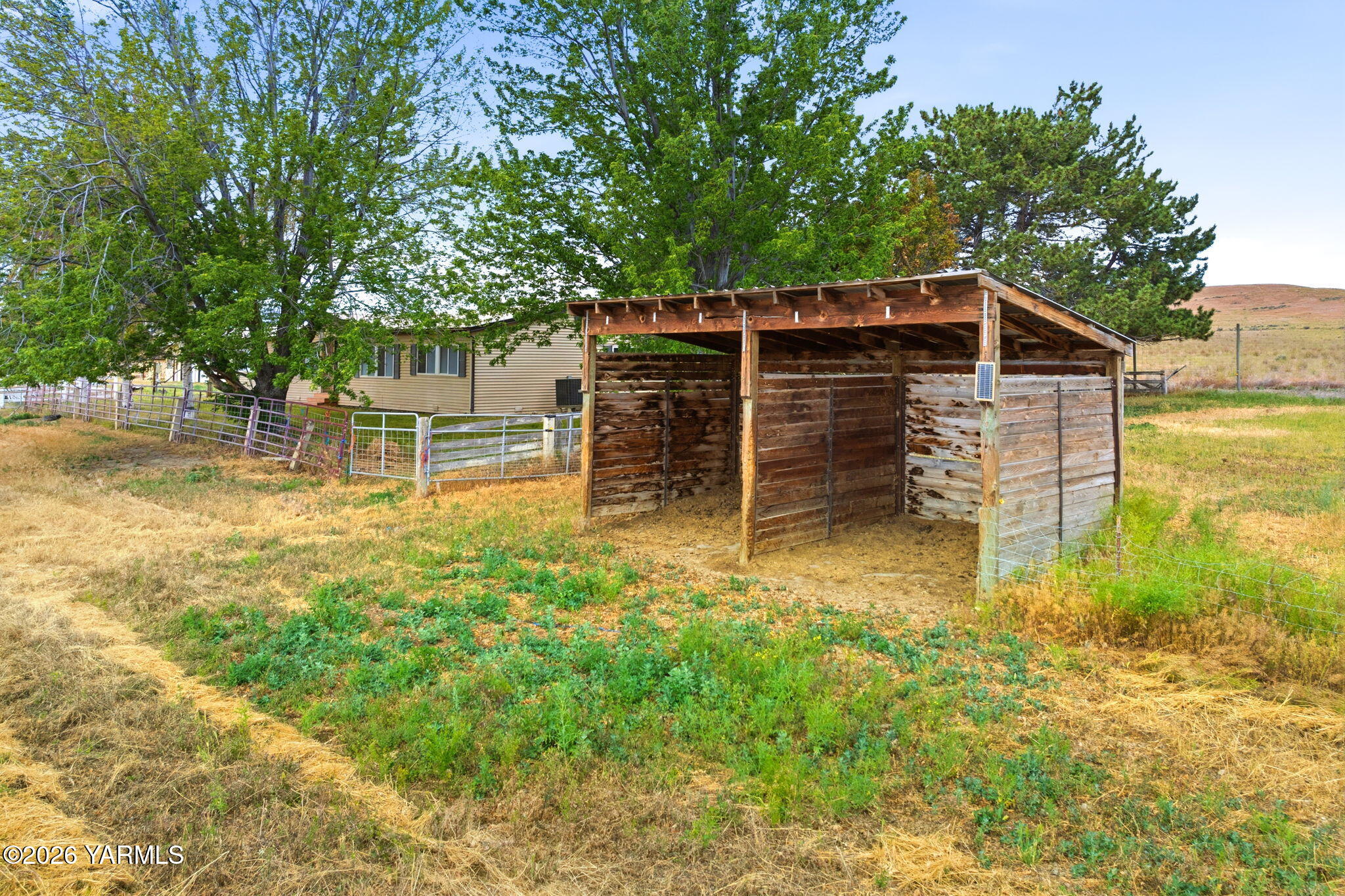 171 Gopher Road Selah, WA 98942 - Photo 24 of 24 a view of a house with a yard