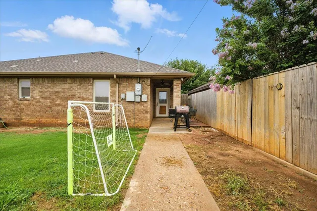 $239,000 | 805 South 23rd Street, Slaton, TX 79364