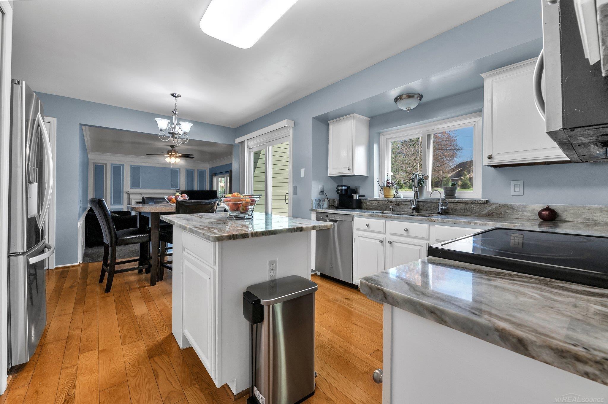 1636 Ridgecrest Rochester Hills, MI 48306 - Photo 7 of 25