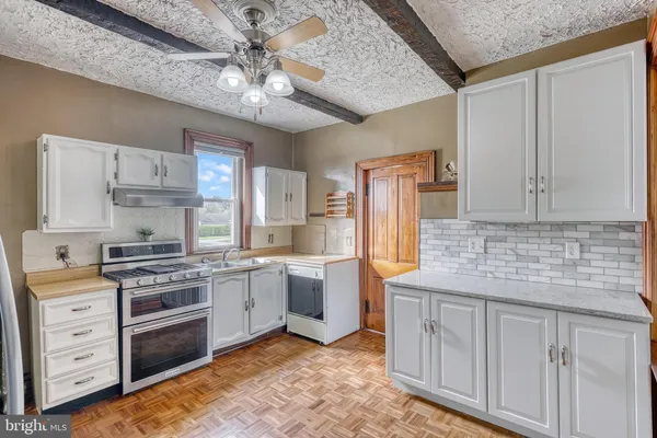 $299,900 | 453 Carlisle Street, Hanover, PA 17331