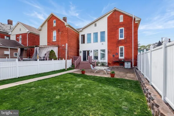 $299,900 | 453 Carlisle Street, Hanover, PA 17331