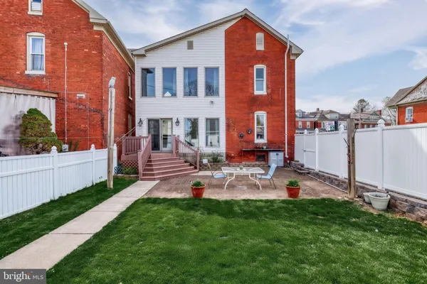$299,900 | 453 Carlisle Street, Hanover, PA 17331