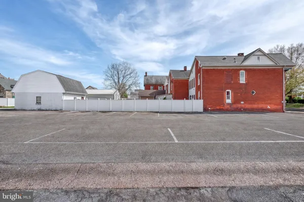 $299,900 | 453 Carlisle Street, Hanover, PA 17331