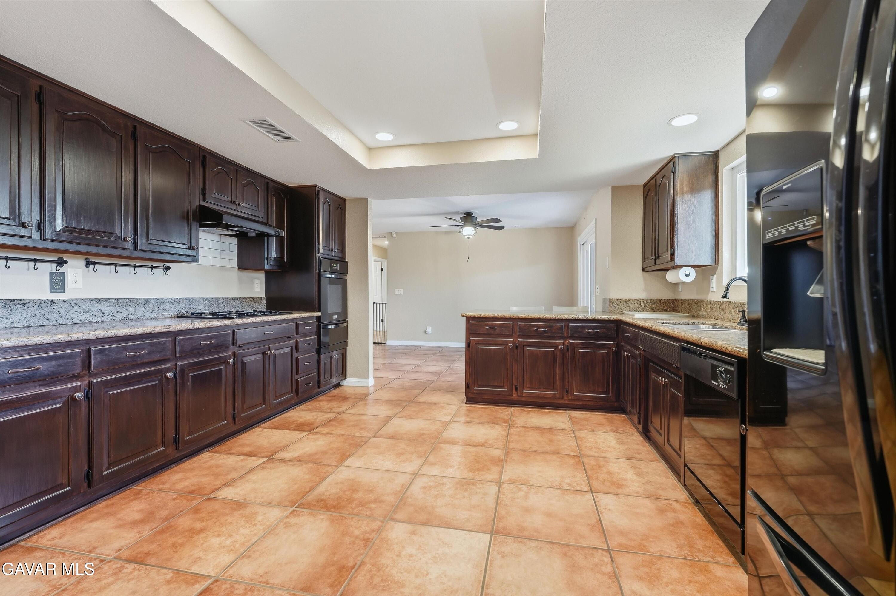 4698 Quartz Hill Road Lancaster, CA 93536 - Photo 11 of 42 20-JYP09570