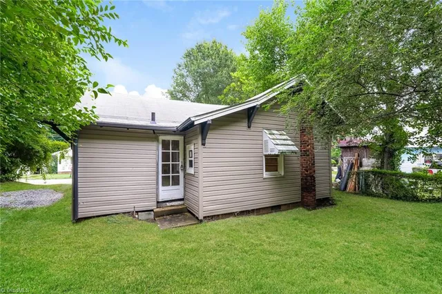$139,900 | 1504 Cloverdale Street, High Point, NC 27260