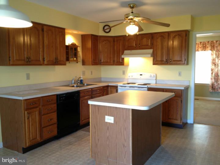 300 Quarry Road Perkasie, PA 18944 - Photo 8 of 20 Kitchen