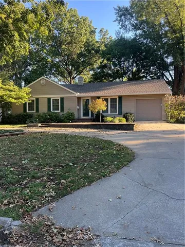 $295,900 | 1003 Northwest Maple Street, Lee's Summit, MO 64063