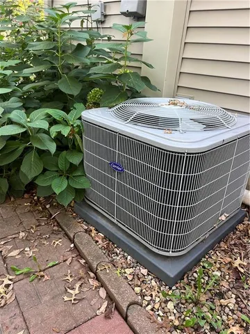 $295,900 | 1003 Northwest Maple Street, Lee's Summit, MO 64063