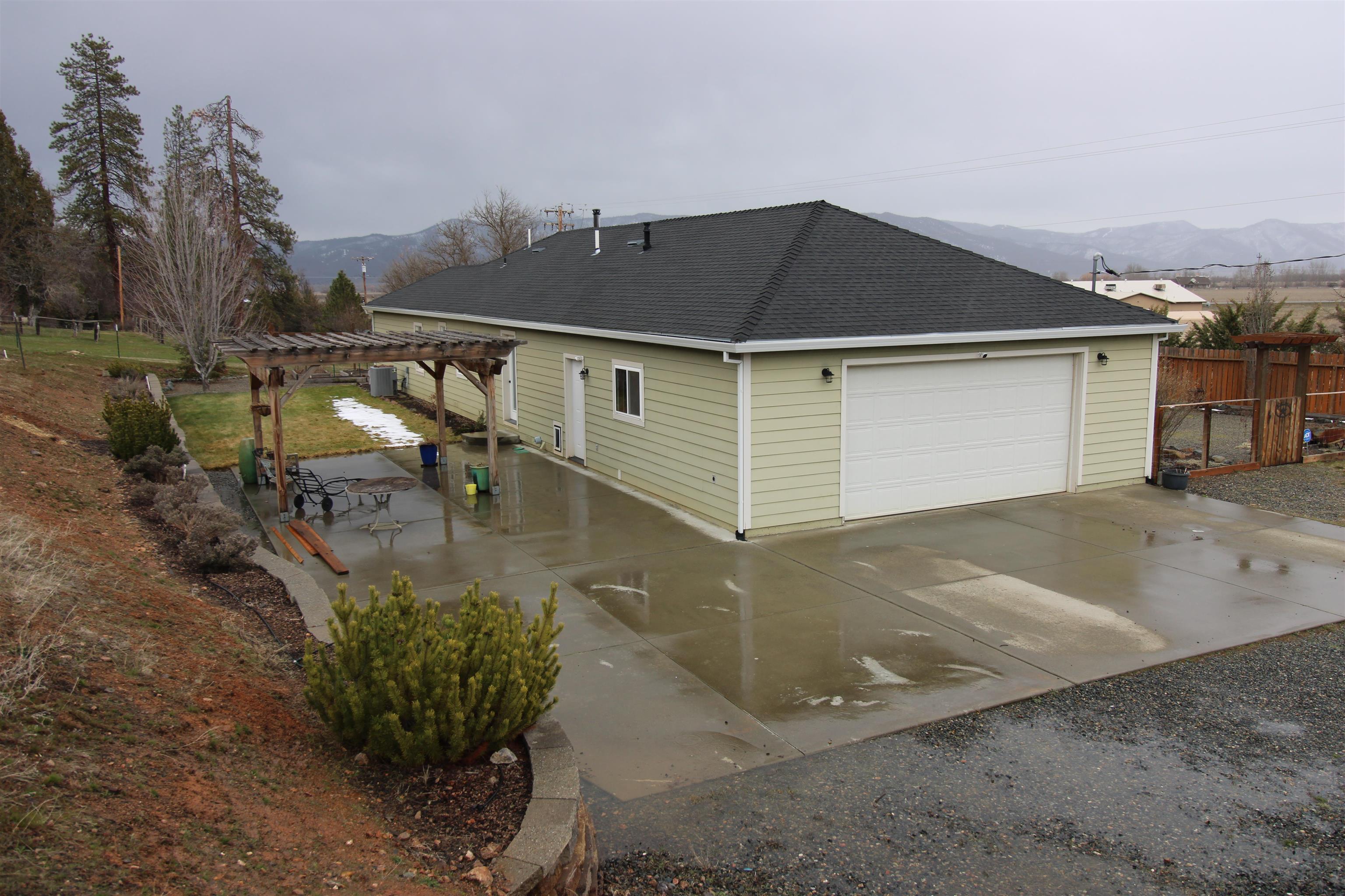 7204 Quartz Valley Road Fort Jones, CA 96032 - Photo 1 of 45 Gallery Image 1
