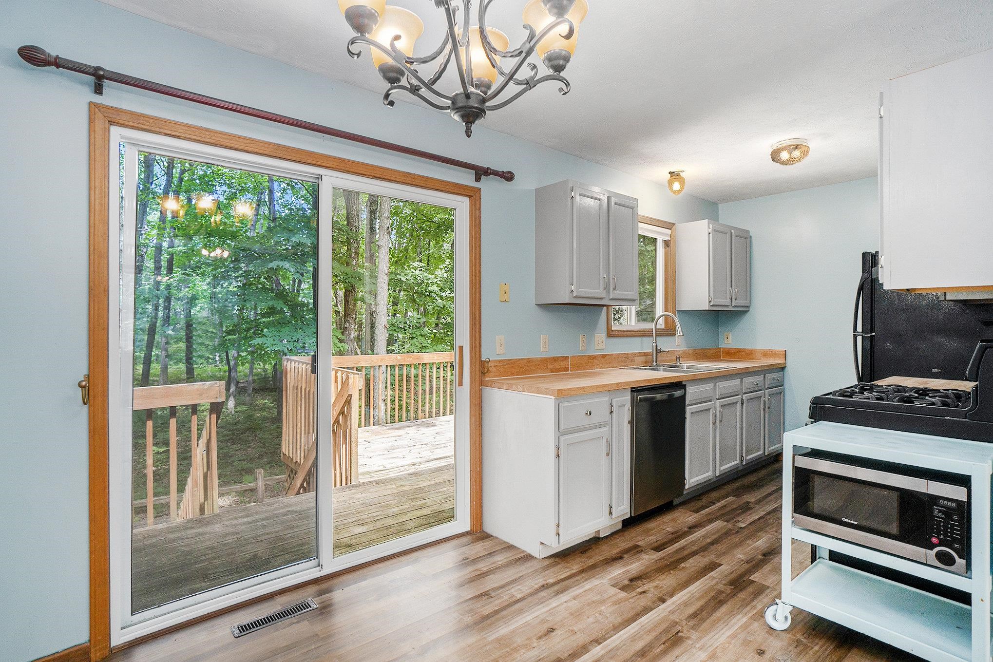 8832 S Road Interlochen, MI 49643 - Photo 4 of 17