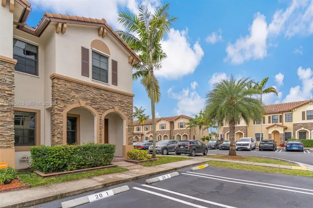 $2,400 | 3202 Southeast 6th Street, Unit 3202, Homestead, FL 33033