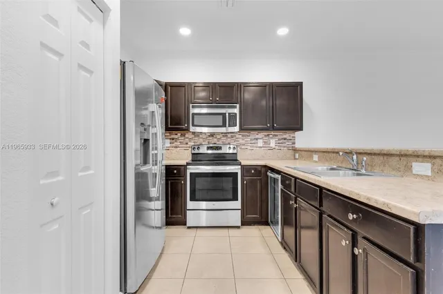 $2,400 | 3202 Southeast 6th Street, Unit 3202, Homestead, FL 33033