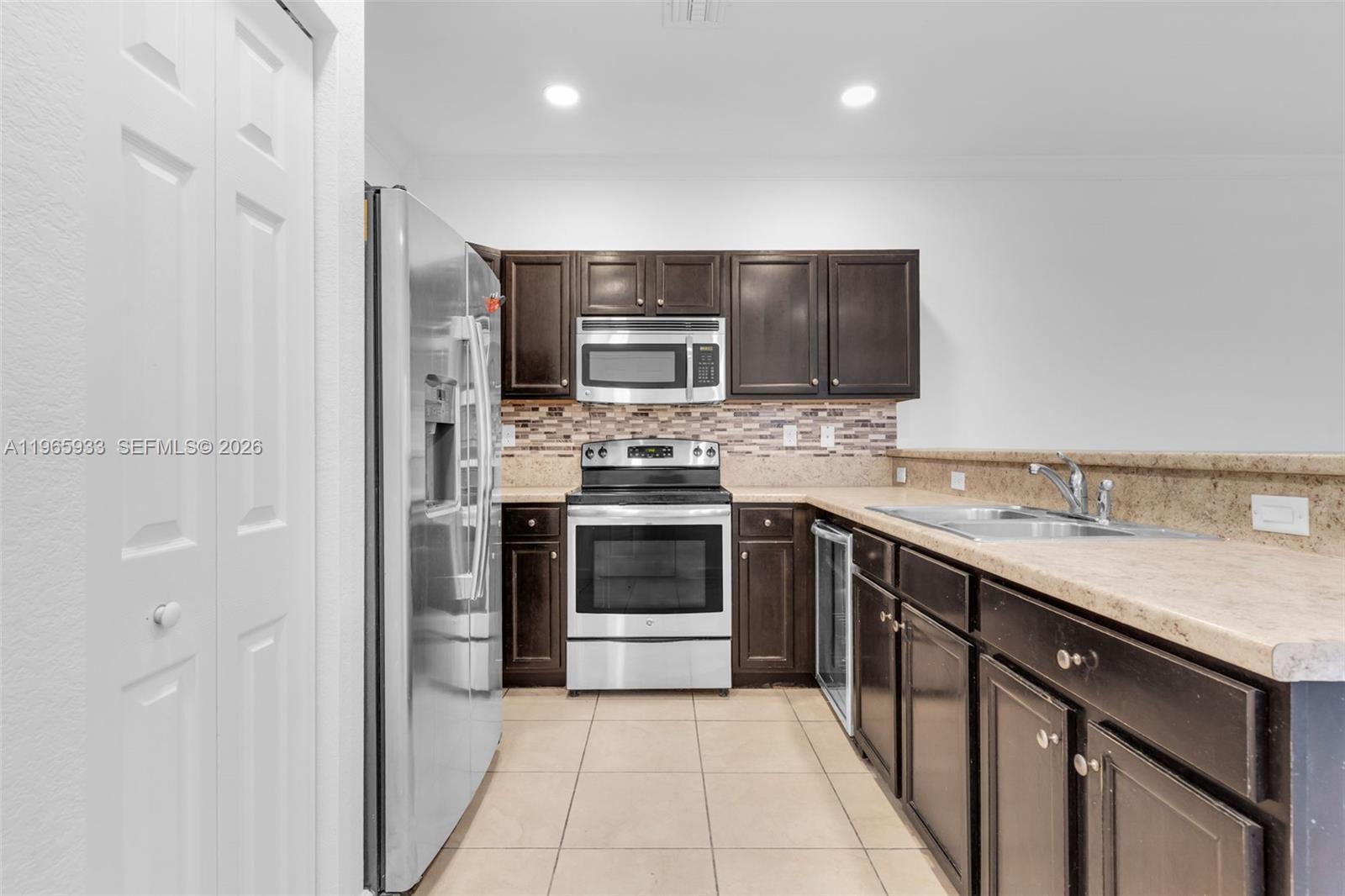 3202 Southeast 6th Street, Unit 3202 Homestead, FL 33033 - Photo 8 of 30