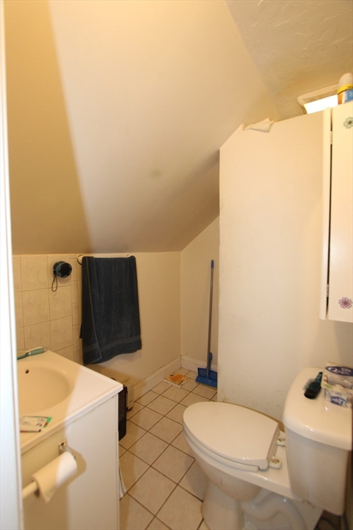 21 Ames Street Worcester, MA 01610 - Photo 16 of 41