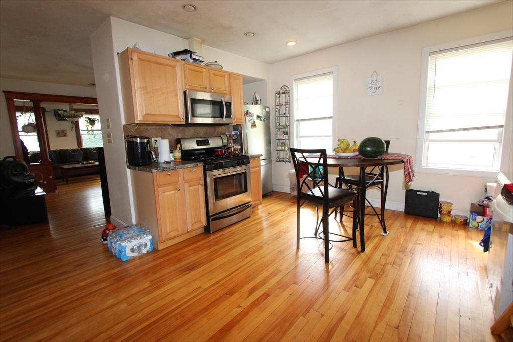 21 Ames Street Worcester, MA 01610 - Photo 25 of 41
