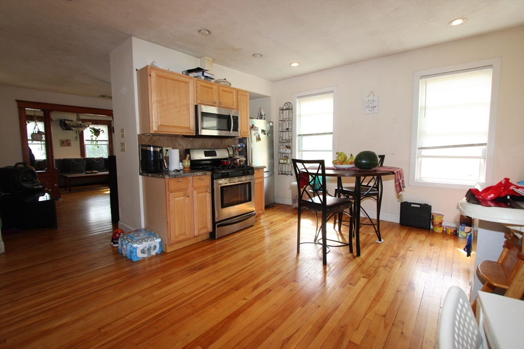 21 Ames Street Worcester, MA 01610 - Photo 27 of 41