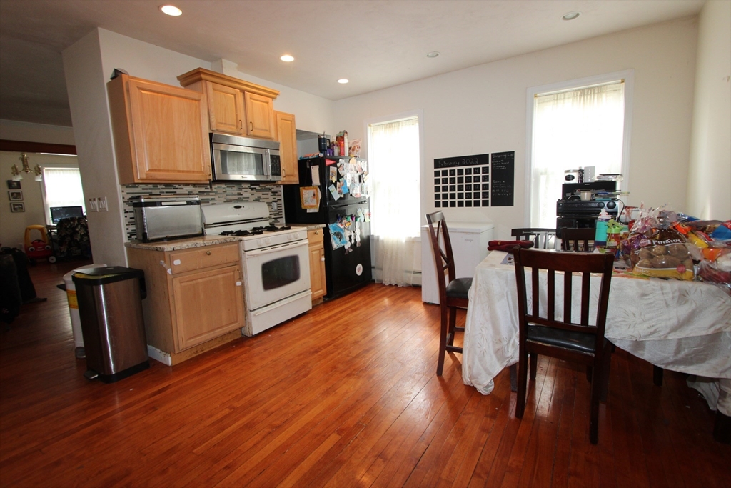 21 Ames Street Worcester, MA 01610 - Photo 33 of 41