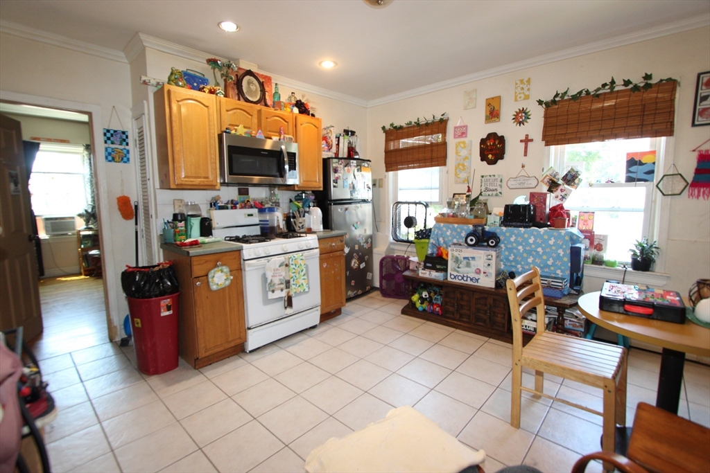 21 Ames Street Worcester, MA 01610 - Photo 37 of 41