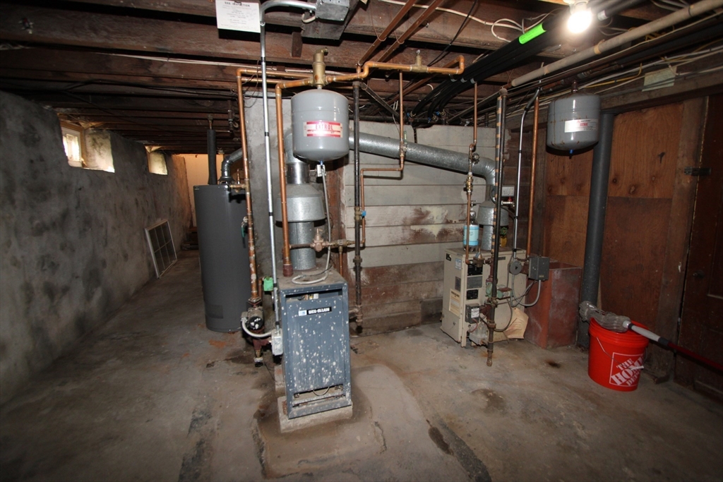 21 Ames Street Worcester, MA 01610 - Photo 7 of 41