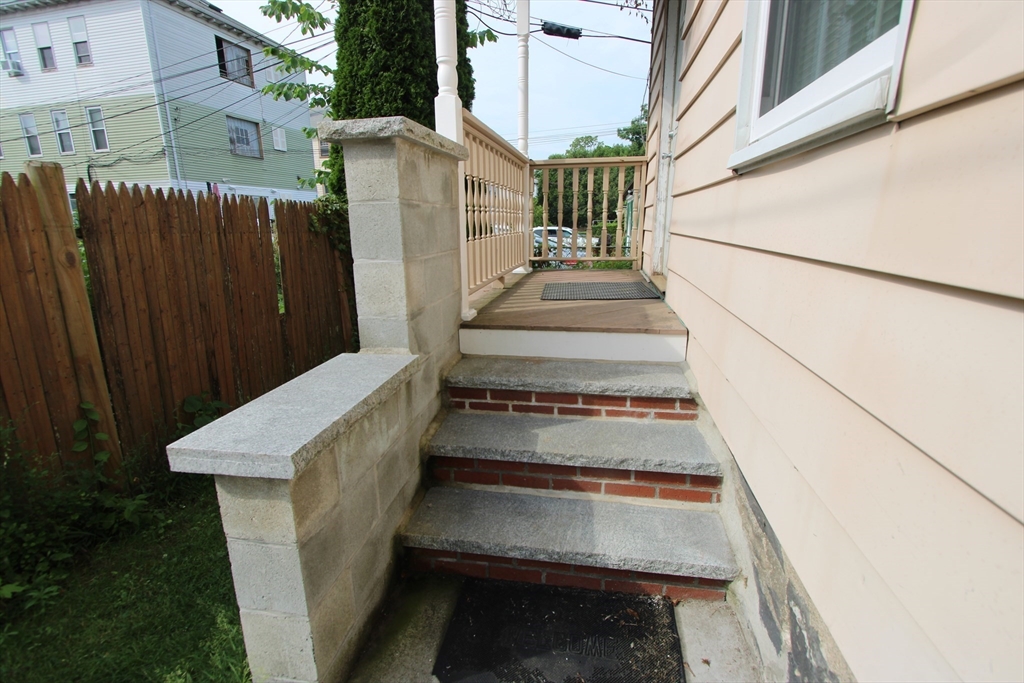 21 Ames Street Worcester, MA 01610 - Photo 9 of 41