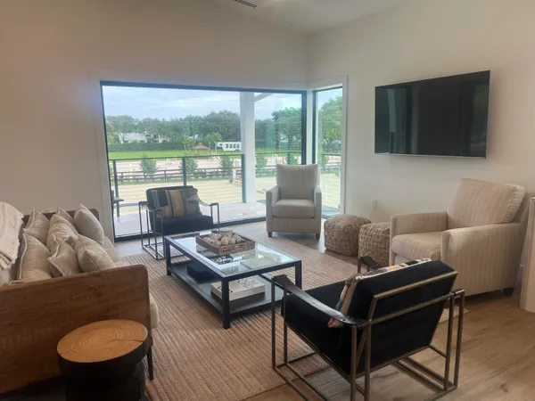 $2,100 | 14322 Drafthorse Lane, Unit BARN STUDIO, Wellington, FL 33414