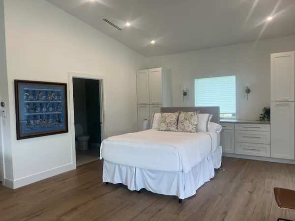 $2,100 | 14322 Drafthorse Lane, Unit BARN STUDIO, Wellington, FL 33414