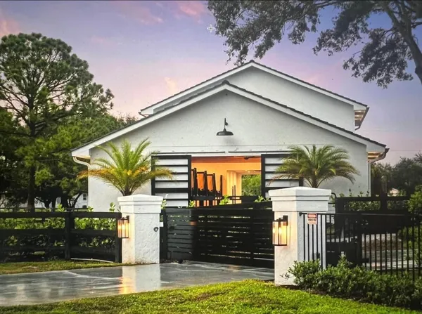 $2,100 | 14322 Drafthorse Lane, Unit BARN STUDIO, Wellington, FL 33414