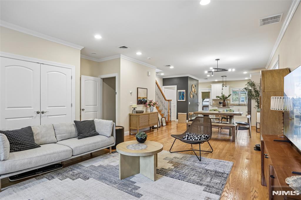 174 Fort Lee Road, Unit B Leonia, NJ 07605 - Photo 4 of 23