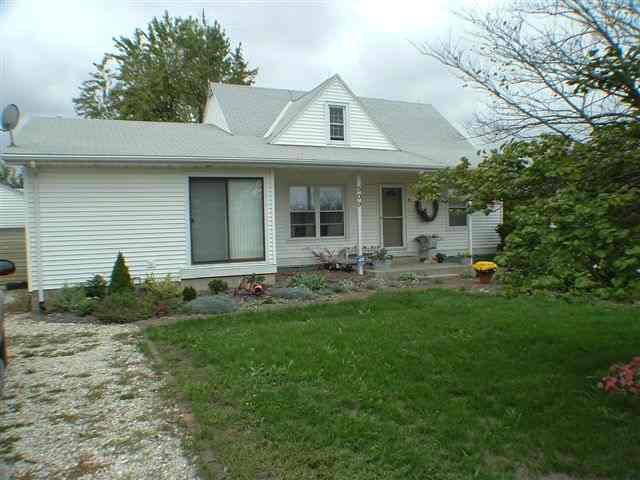 509 North Trivoli Road Trivoli, IL 61569 - Photo 1 of 5
