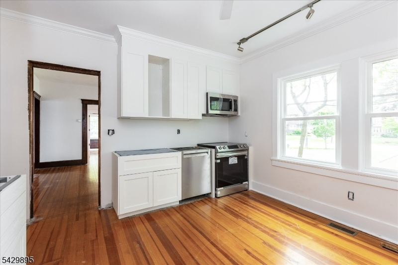 56 Walnut Crescent Montclair, NJ 07042 - Photo 18 of 49