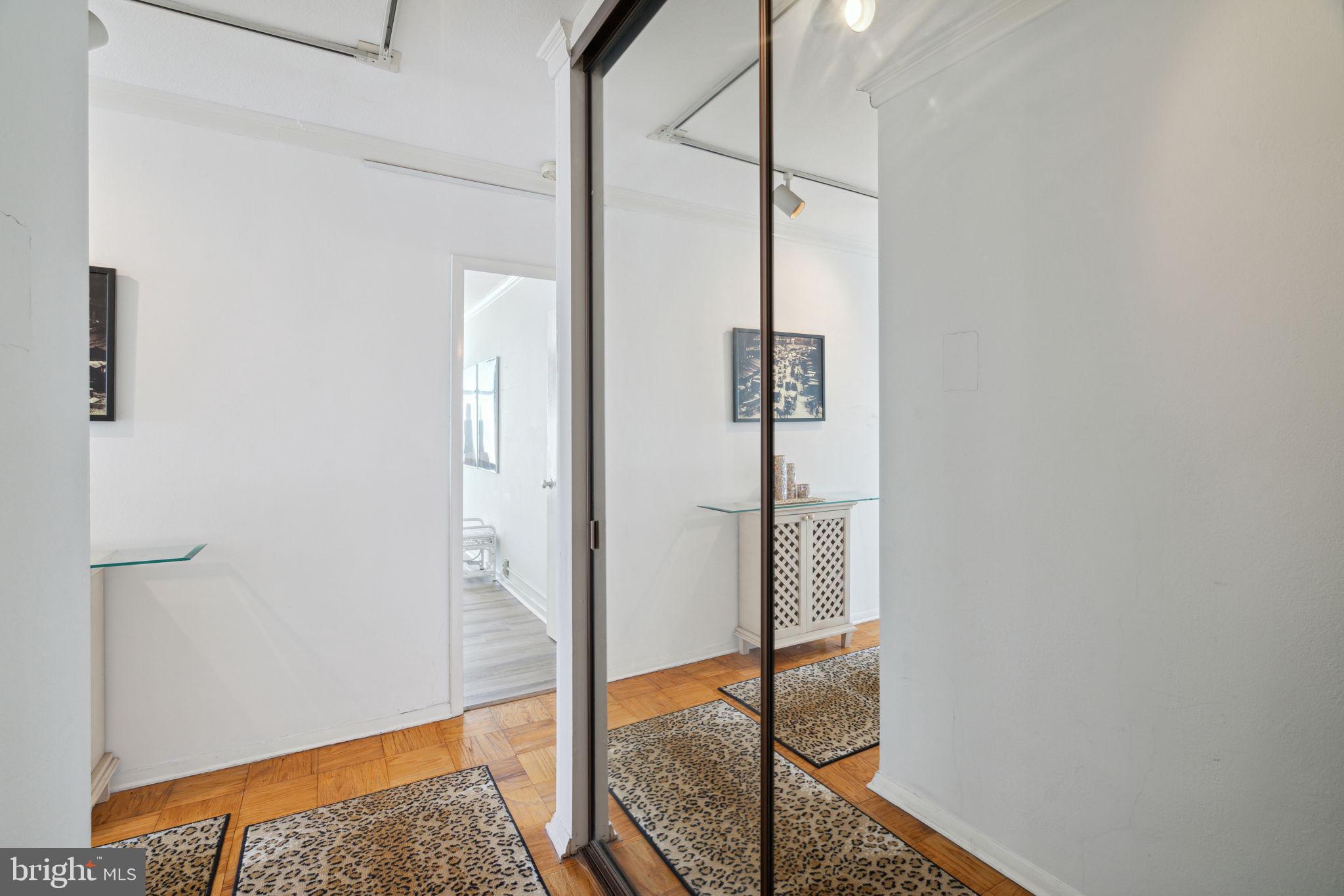 200 Locust Street, Unit 29DN Philadelphia, PA 19106 - Photo 2 of 28