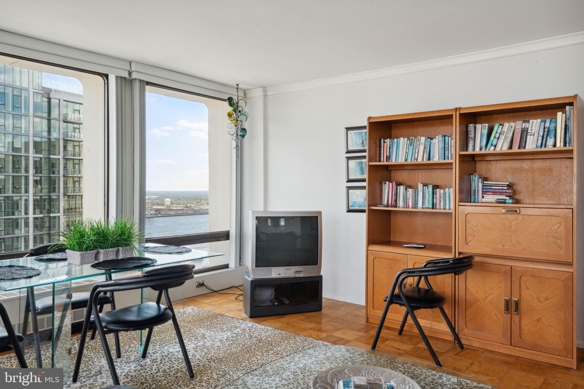 200 Locust Street, Unit 29DN Philadelphia, PA 19106 - Photo 7 of 28
