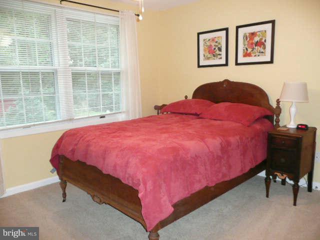 11940 Appling Valley Road Fairfax, VA 22030 - Photo 17 of 30 Bedroom
